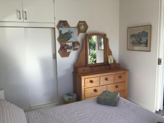 The Coastal Nook - Cozy Picton Retreat - 5