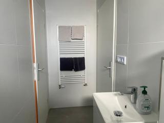Stefans Apartments B - 20 min bis DD Messe und Flughafen inkl Parkplatz - 4
