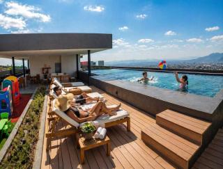 Exclusivo Apto con Piscina Infinity, Rooftop, Gym, 3 Hab dobles - 1