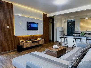 Vee Hotel & Furnished Apartments - 2