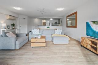 Noosa Hill Oasis - Walk to Beach & Dining - 1