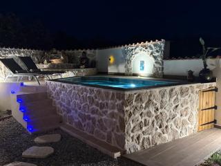 Villa Anna T2 avec piscine et jardin privé, escapade romantique en Corse - 8