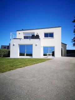 Villa d'architecte, les pieds dans l'eau, classée 5 étoiles - 0