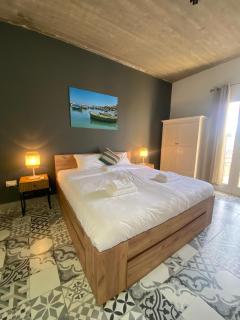 Sliema Distant Seaview Penthouse - 4