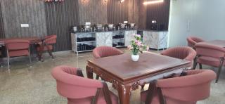 Divine India Service Apartment Near Medanta Hospital And Noida city Centre 51 Metro, Noida Sector 72 - 7