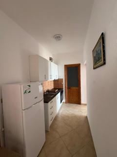 Redi's Seaview Apartments - 7