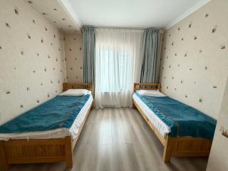 45 New Central 2-BR Apartment - 0