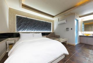 Daejeon Yongjoen Bobos Hotel - 2