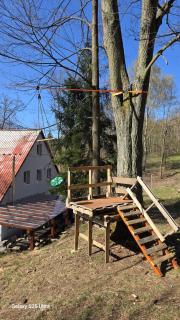 Tavba -Gočár až 27 osob, 8 apartmánů,8 koupelen, 8 kuchyní na kraji lesa - 0