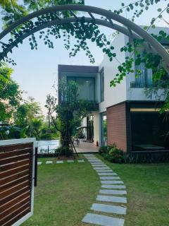 Hilltop Villa Flamingo Dai Lai Resort - 4