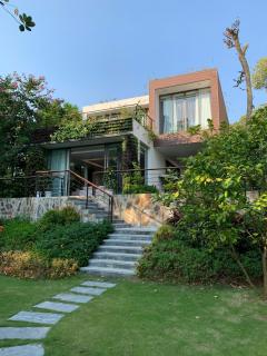 Hilltop Villa Flamingo Dai Lai Resort - 1