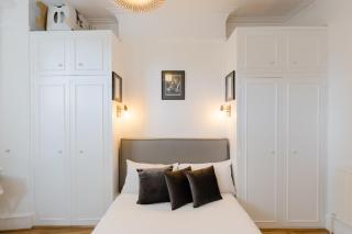 Unique 2BDR with private Patio in Battersea - 2