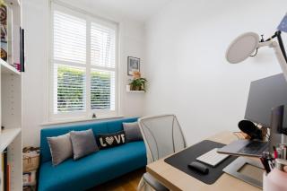 Unique 2BDR with private Patio in Battersea - 6