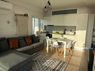 Didi's Sea View Apartment - 7