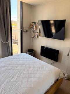 Two bedroom apartment on rouse - 1