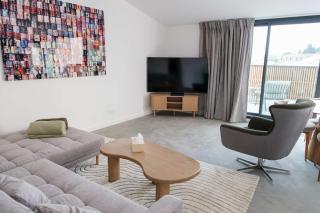 Les Suites du Parc - Appartement d'exception au dernier étage avec une grande terrasse vue mer de 2 chambres face au parc Simone Veil à 2 minutes des halles - 2