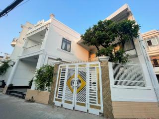 Laskhmi Apartment 02 CMT8 - 0