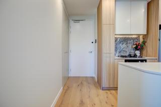 The Aristocrat-Central Mid Century Luxe Dual Suite 2BR 2BA Gym and Free Parking - 1