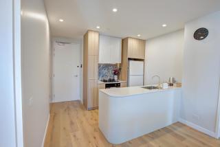The Aristocrat-Central Mid Century Luxe Dual Suite 2BR 2BA Gym and Free Parking - 3