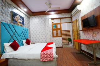 Hotel Hindon Residency Near AirForce Station - 1