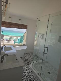 Green Reef #6- Beachfront Bliss - 1