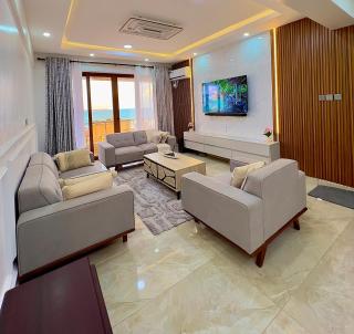 Penthouse Seaview Gem - 9