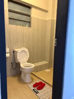 Nesty 2BR Ensuite - Elevator, Secure Parking & WiFi Near United Mall and Mega City - 7