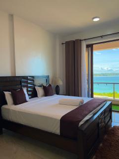 Penthouse Seaview Gem - 1