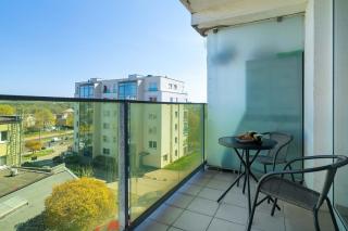 Functional & Modern Apartment with Parking and Balcony by Noclegi Renters - 7