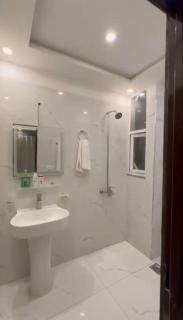 Cozy Apartments Bahria Town Lahore - 8