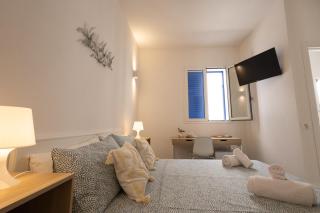 Montebello Room's - 2