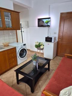 Guest - SEA BREEZE APARTMENTS 2 - 7