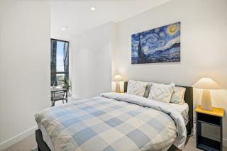 Spacious & Central 2 BR Pool, Sauna, and Gym - 8