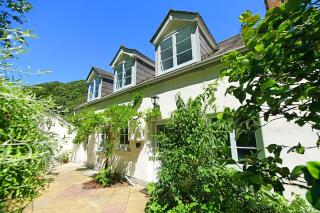 Cosy cottage with large garden and direct beach access - 1
