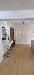 Apartment 1 - Family size apartment - 13 minutes to Melbourne Airport - 2