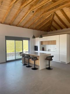 Contemporary villa with pool and sea view - 9