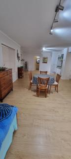 Apartment 1 - Family size apartment - 13 minutes to Melbourne Airport - 5