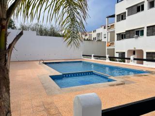 Logement Cozy avec Jardin et Piscine - Mer à 3 Minutes - 7