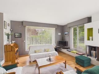 Maison tout confort pour 9, jardin arboré - 3