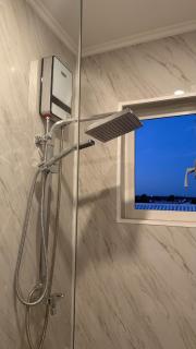 Modern Studio with Stylish Interior - 8