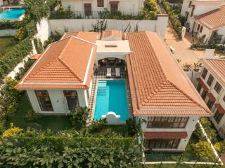 LohonoStays Villa Amora B - 5