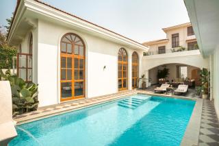LohonoStays Villa Amora B - 1