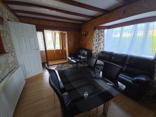 Jusdor Comfortable Six Bed Home in Filton - 8