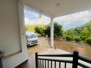 Emerald Leaf Kandy Villa - 9