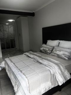 Fullmoon Homes 9A - 6