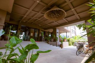 Brown House Hotel - 1