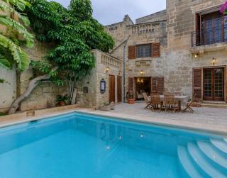 Charming 450-Year-Old House with Pool in Naxxar - 0