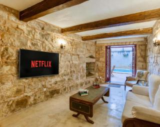 Charming 450-Year-Old House with Pool in Naxxar - 4