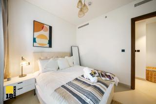 Modern Loft 1BR in SCVR Tower B - Meydan - 4