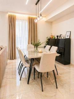La Casa de Armenie - Large 3-Bedroom Apartment, 2 Bathrooms, Balcony - 5